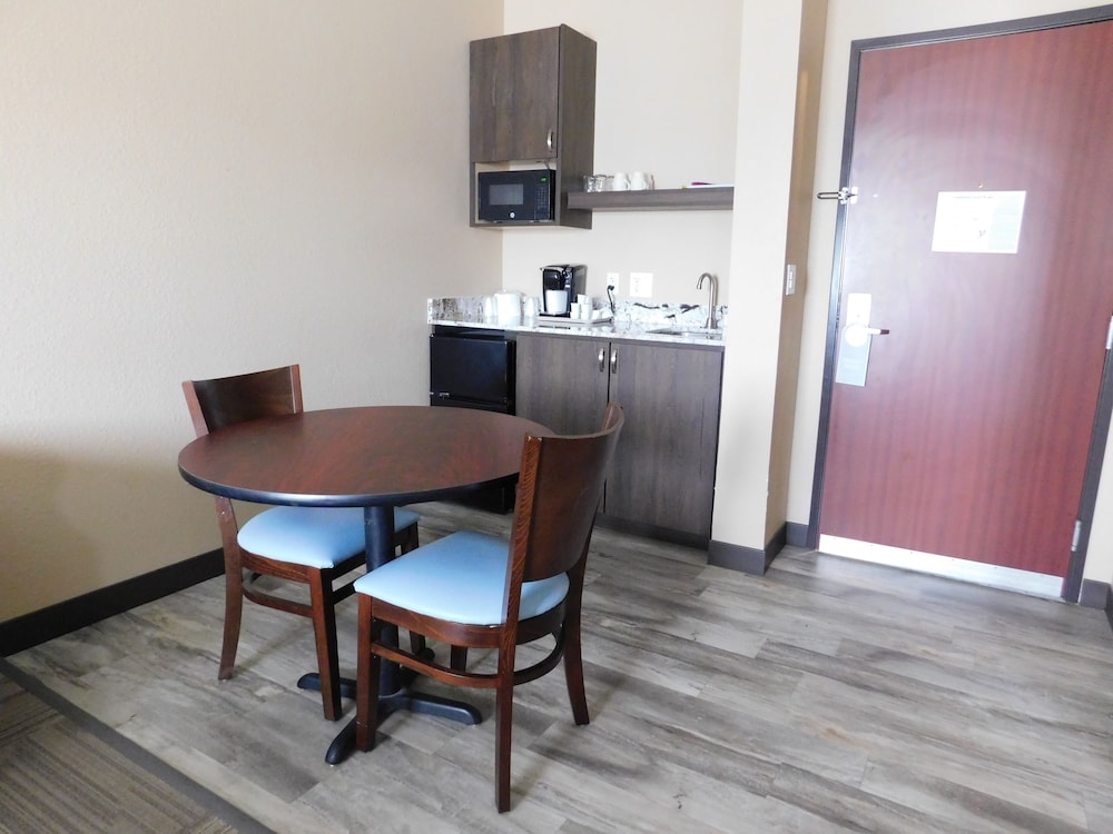 Island Suites 37/50