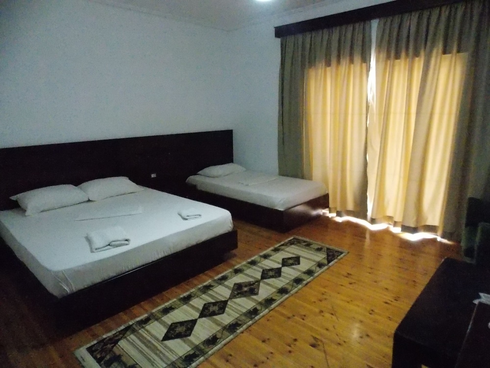 Hotel Freskia 16/34