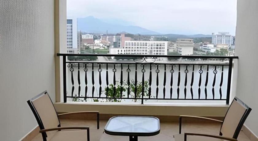 Country Garden Phoenix Hotel Yunfu 7/35