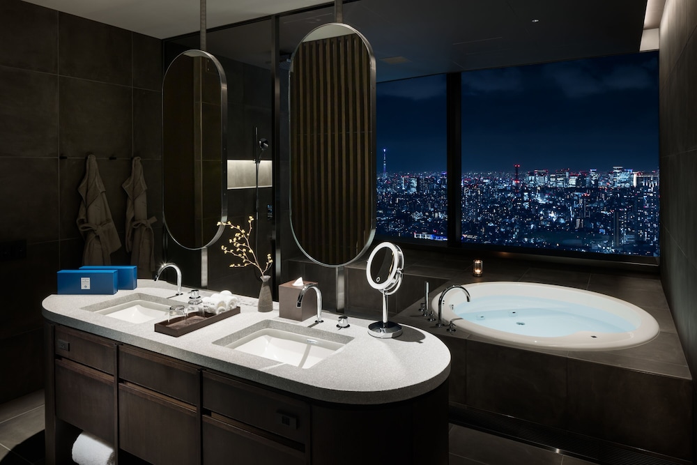 BELLUSTAR TOKYO, A Pan Pacific Hotel 45/50