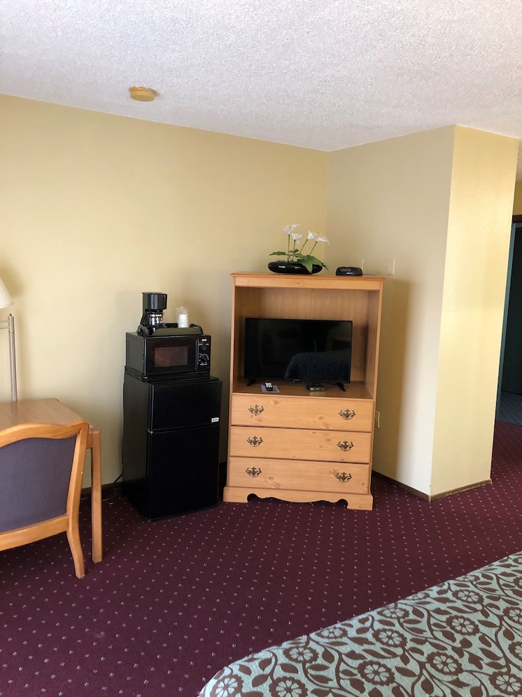 Days Inn By Wyndham Medford 12/22