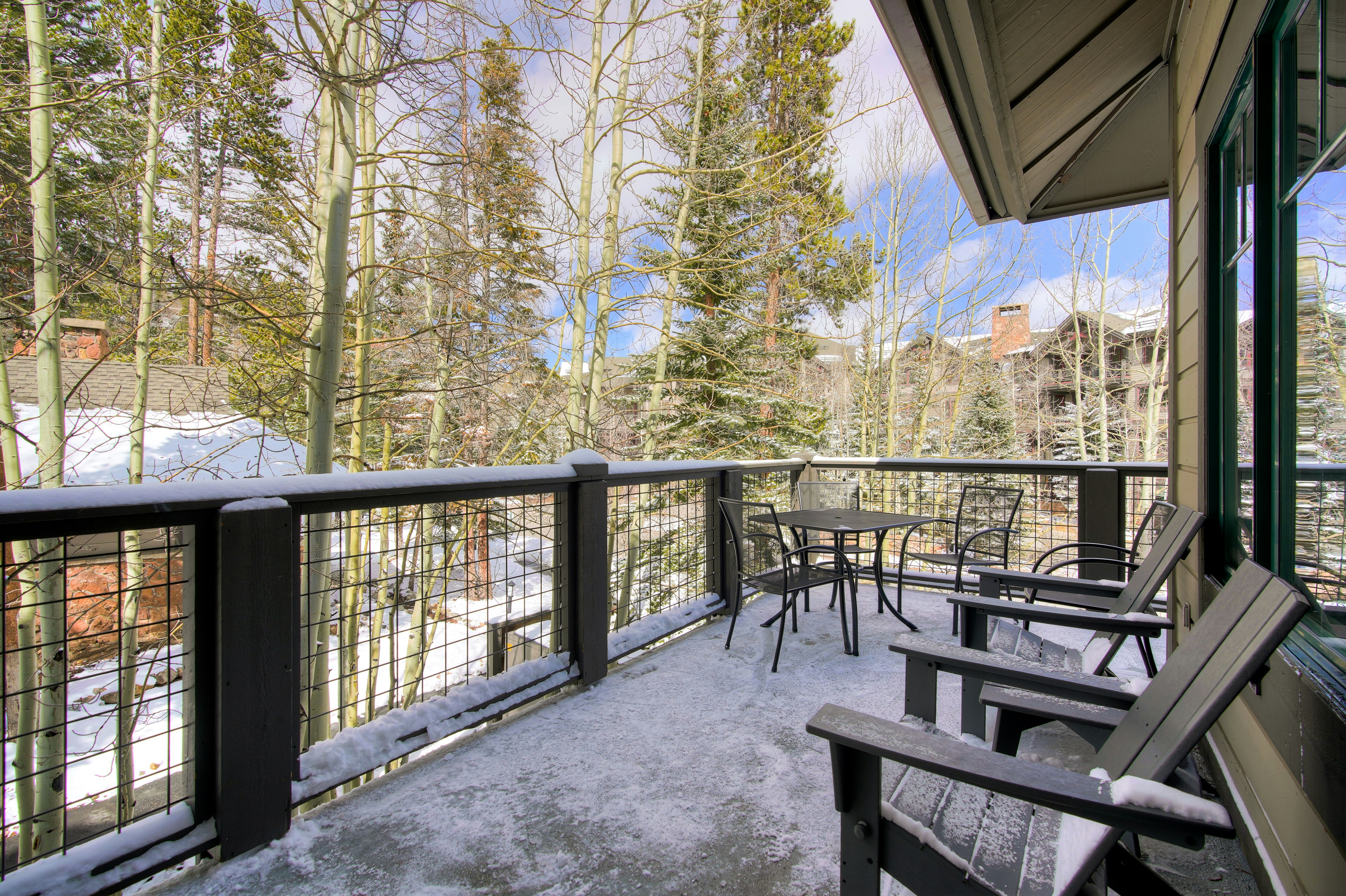 Mountain Thunder Lodge 32/80