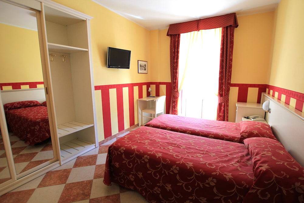 Hotel Regina 14/85