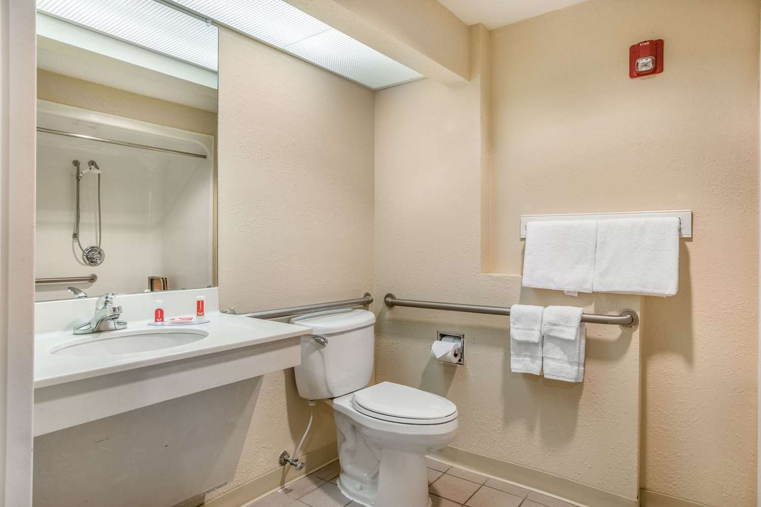 Econo Lodge Inn & Suites Marietta near Dobbins ARB 45/45