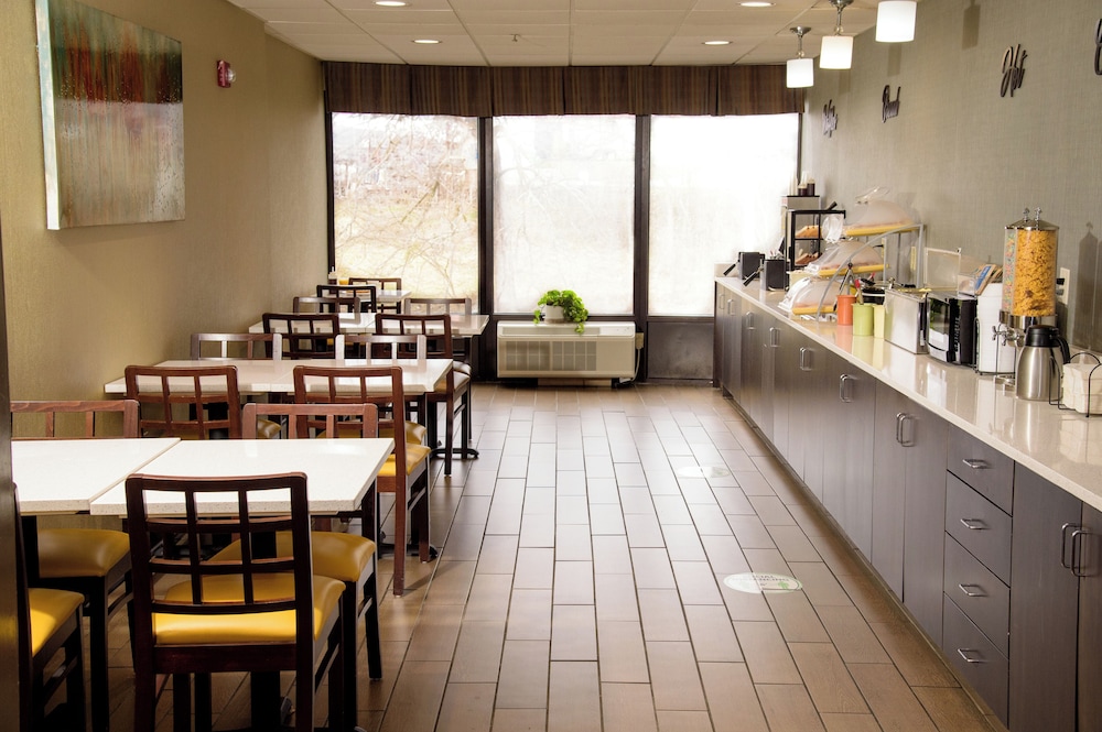 Pigeon River Inn 56/65
