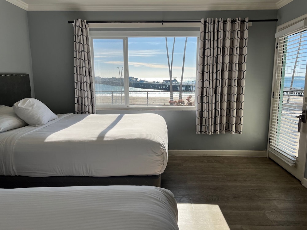 Room, 2 Queen Beds, Ocean View, Sun Deck