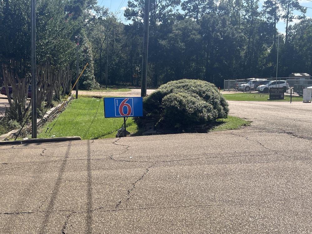 Motel6 Mccomb Ms 49/56