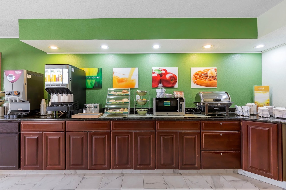 Quality Inn Sycamore - DeKalb 36/43
