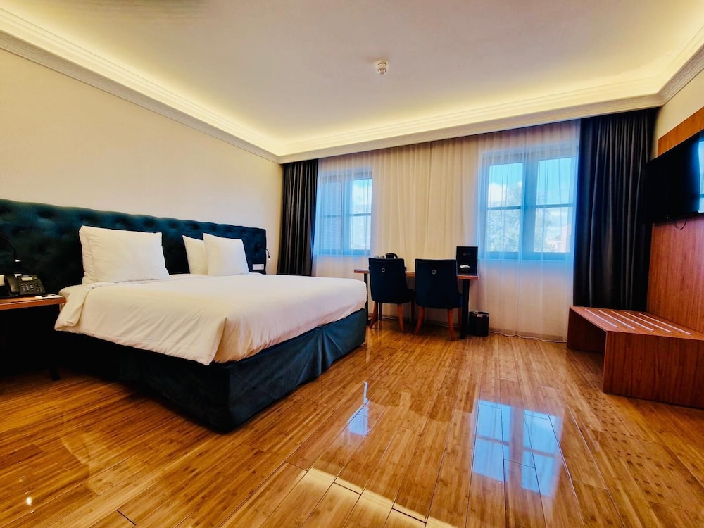 Chasse Residency Hotel 11/46
