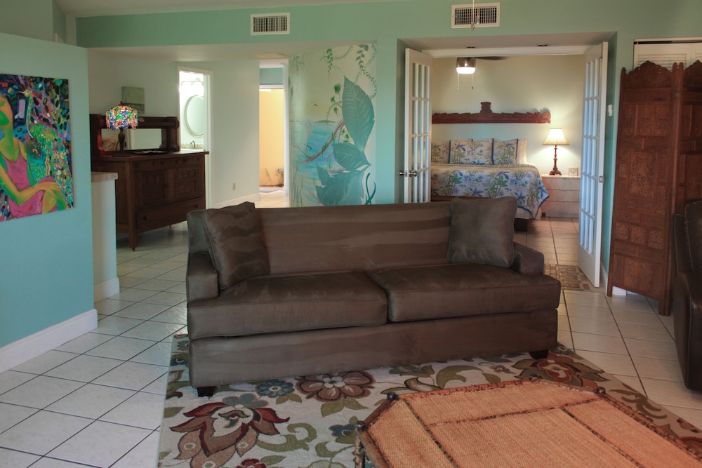 Beach Place Guesthouses 10/74