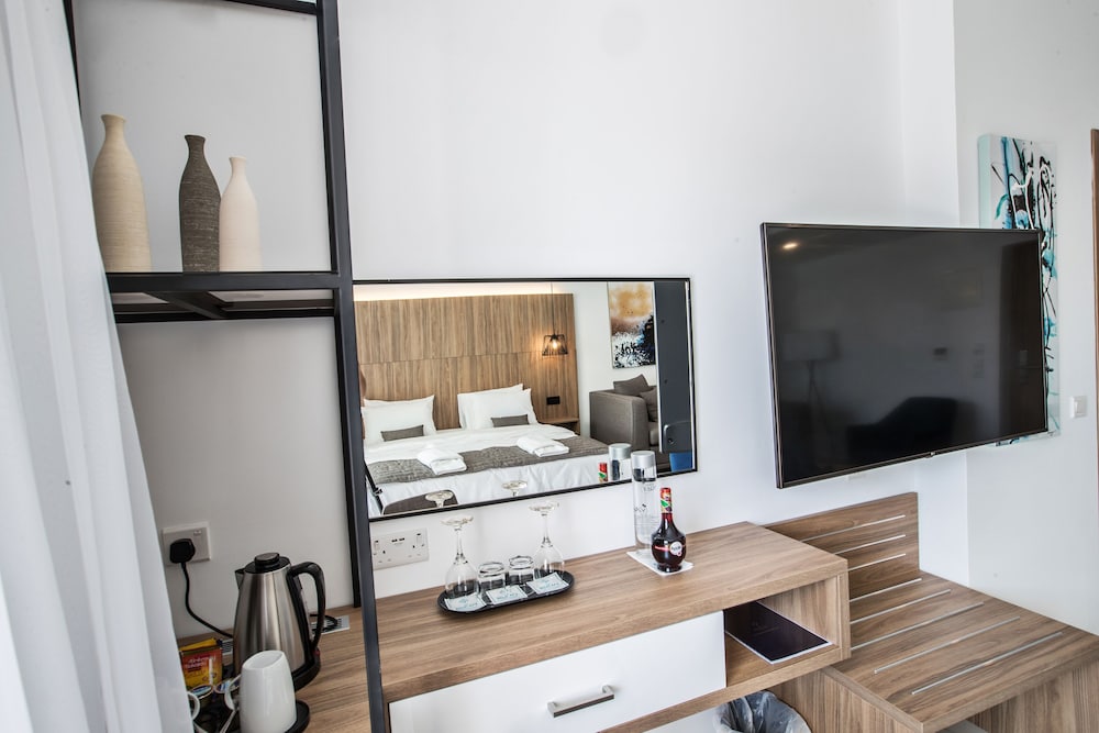 Blue Ivy Hotel And Suites 35/46