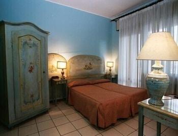 Room, Single, Double Bed