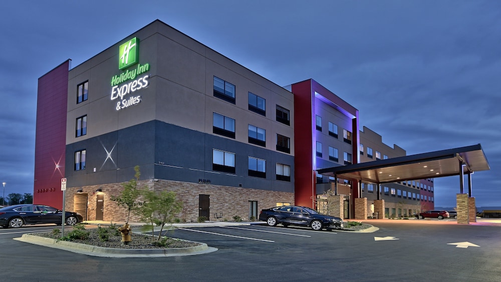 Holiday Inn Express & Suites Denver Northwest - Broomfield 1/51