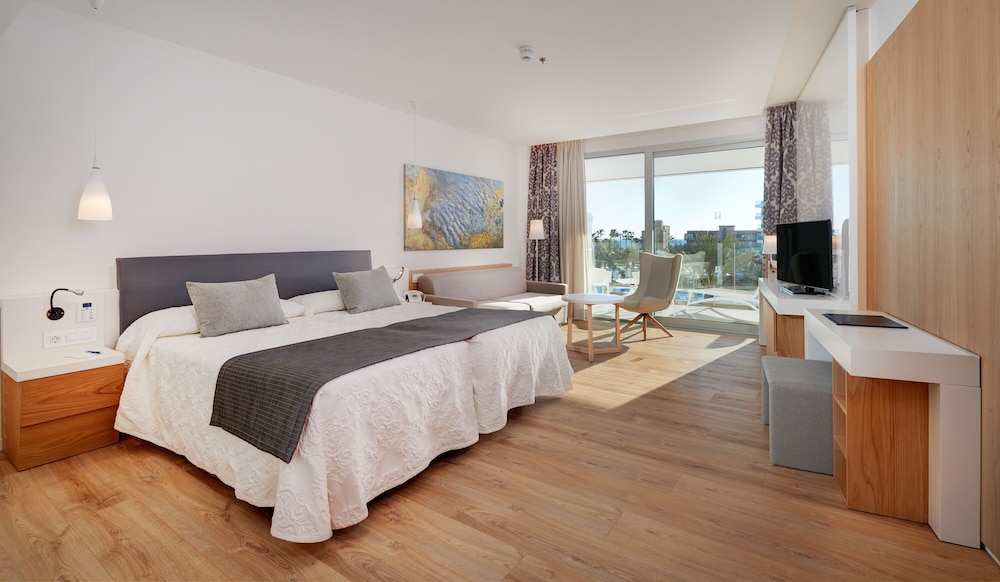 ROOM, DOUBLE BED, POOL VIEW, BALCONY