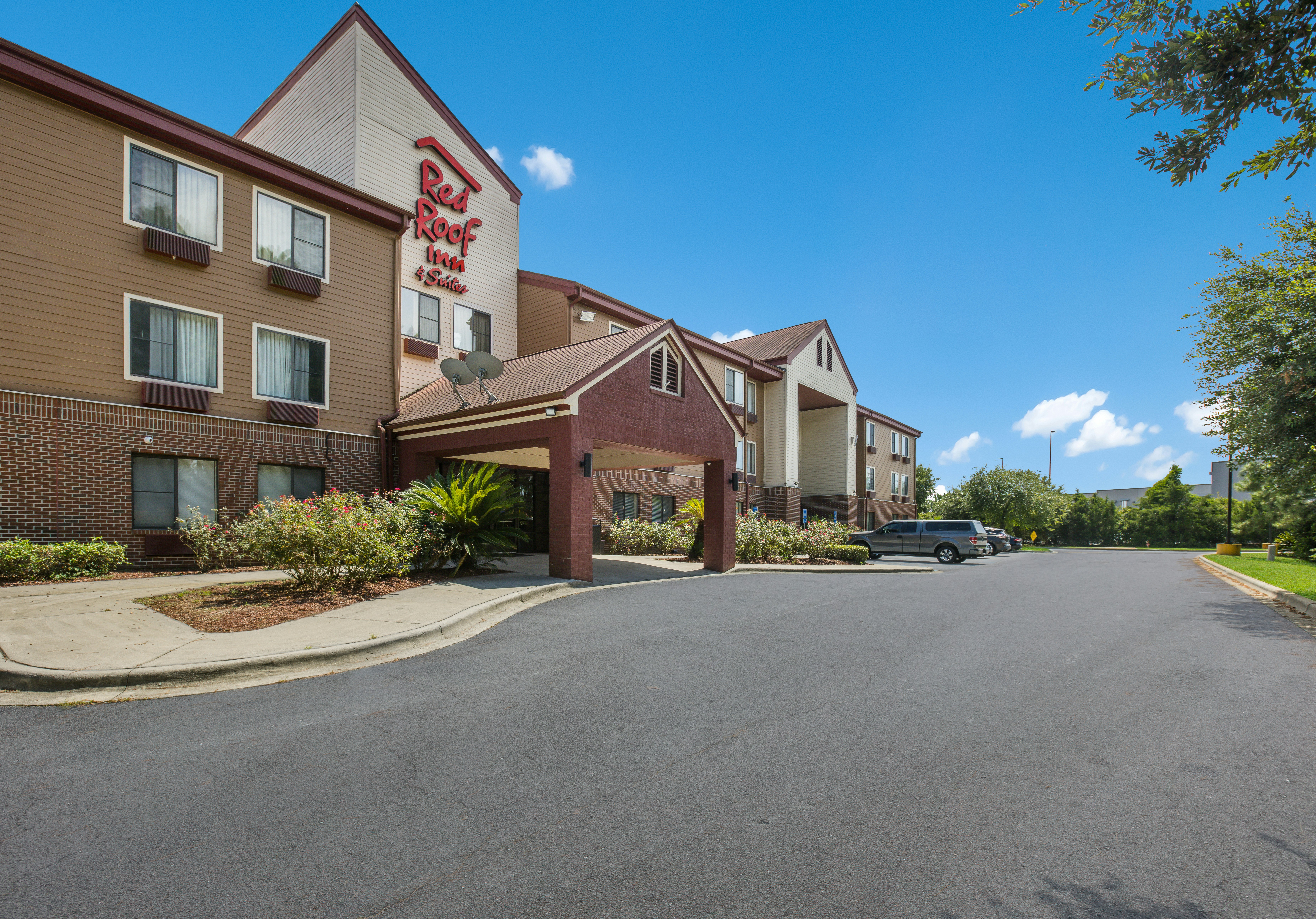 Red Roof Inn & Suites Savannah Airport 30/36