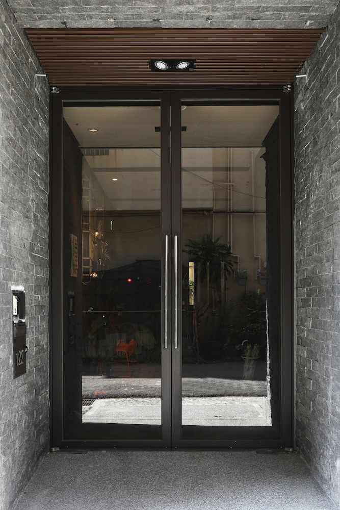 Greenight Hotel 52/72