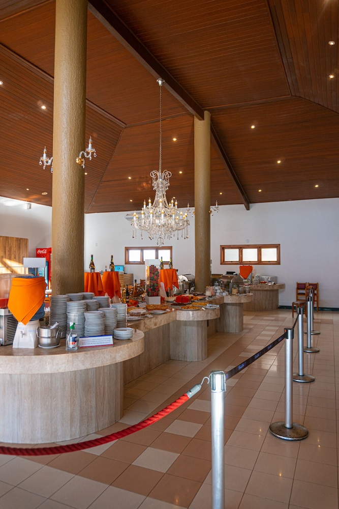 Porto Das Naus Praia Hotel 37/50