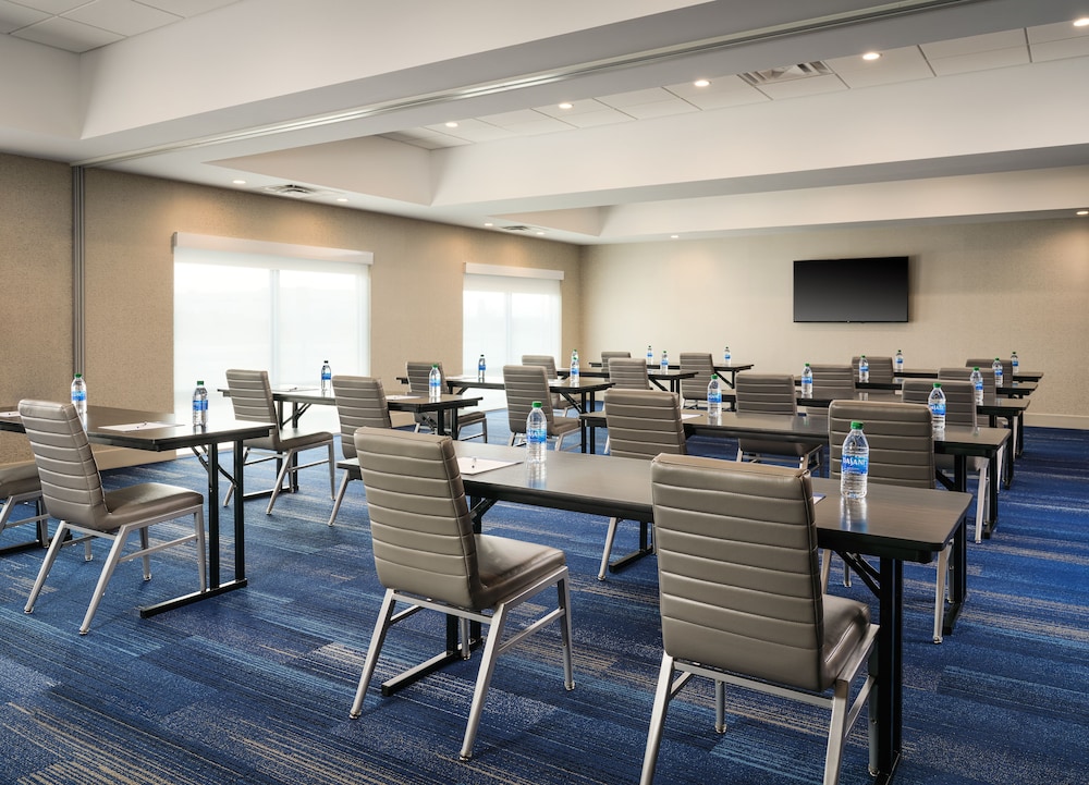 Holiday Inn Express And Suites Lockport 47/48