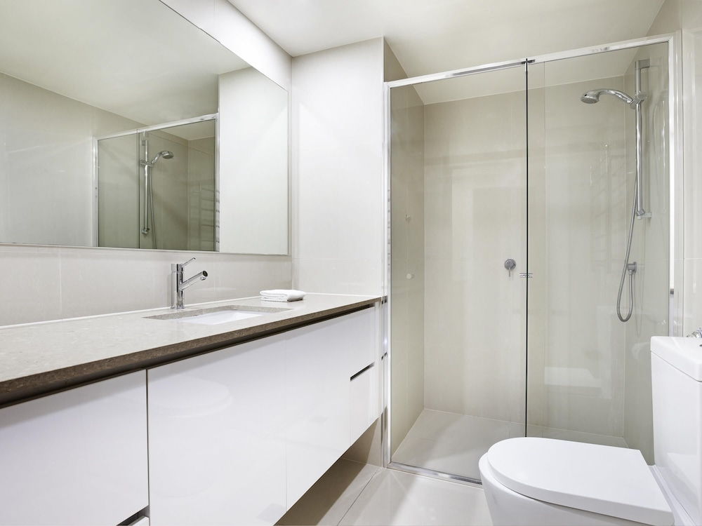 Paradise Centre Apartments Surfers Paradise 65/68