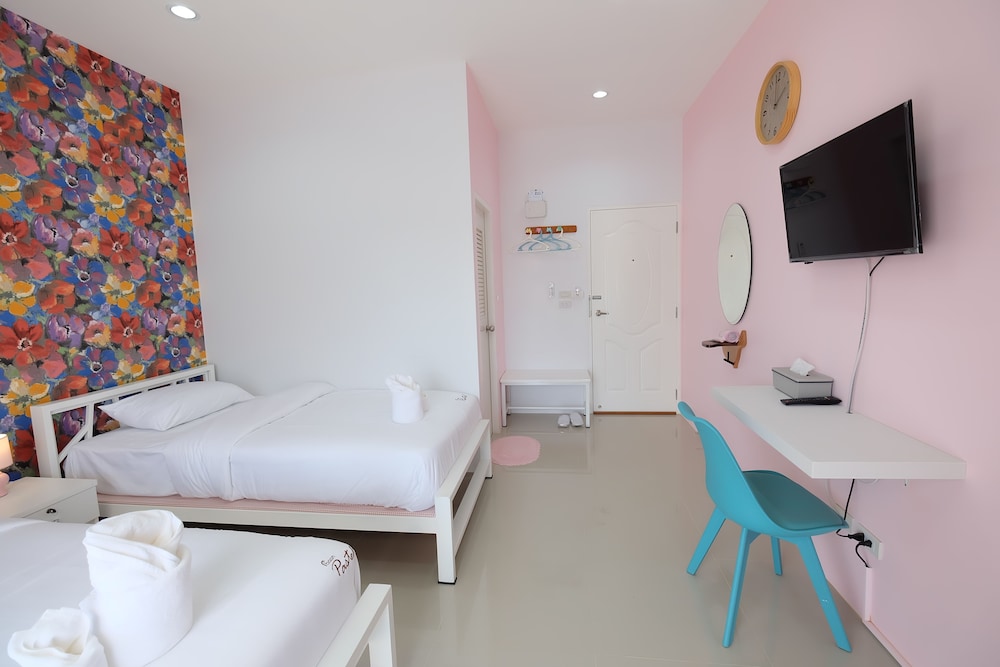 DELUXE, TWIN BEDS