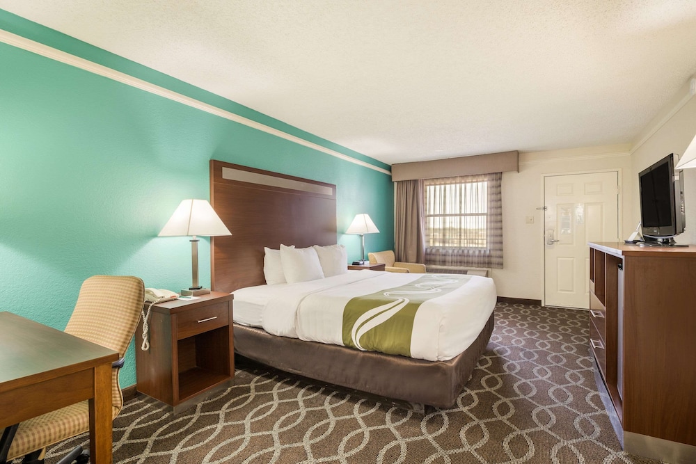 Quality Inn Tulsa Central 21/45