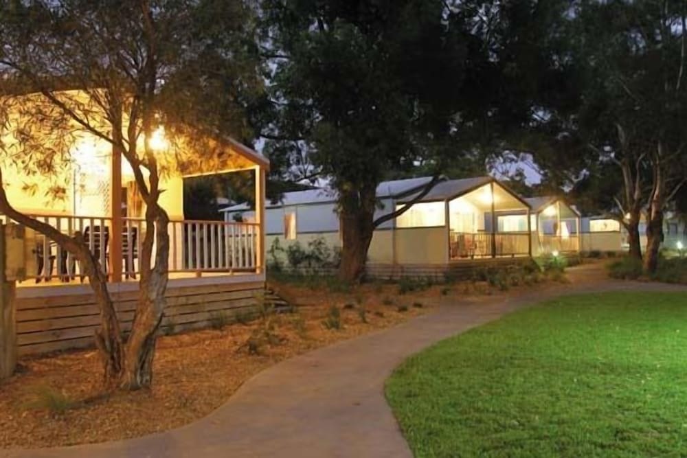 Kendalls on the Beach Holiday Park 47/50
