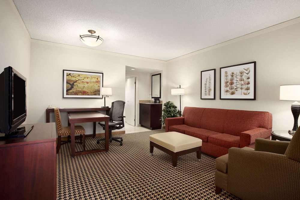 Embassy Suites By Hilton Atlanta Perimeter Center 35/60