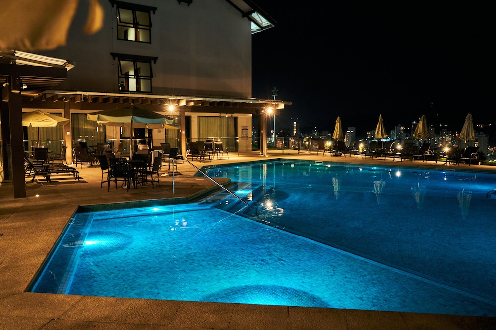 Monthez Hotel & Eventos 36/65