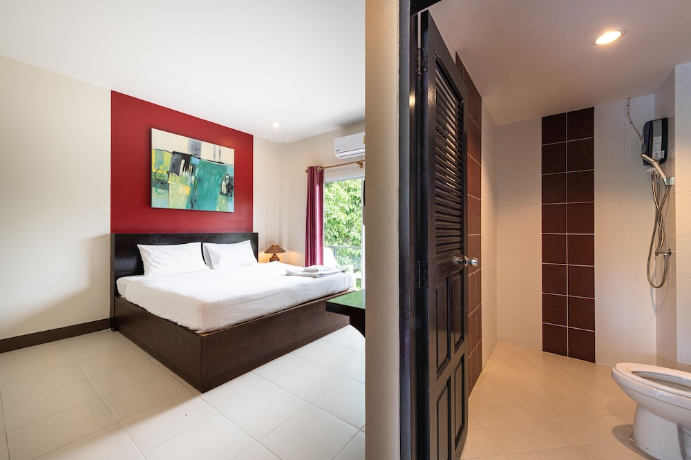 Baan Yuyen Karon Guesthouse 24/76