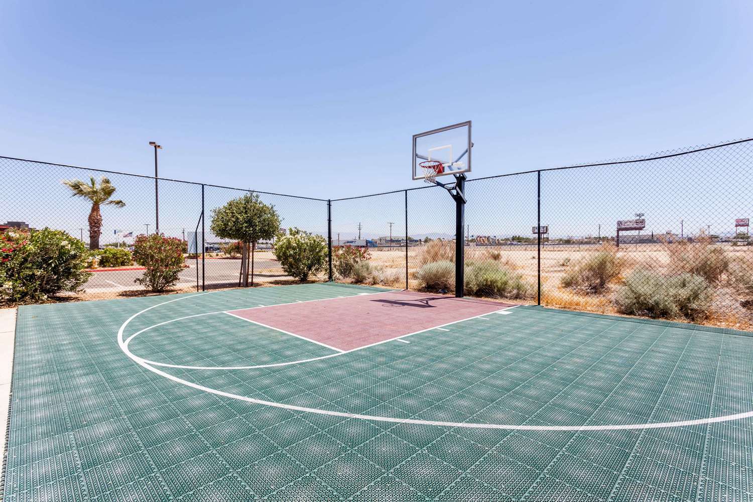 Hawthorn Suites By Wyndham Victorville 16/33