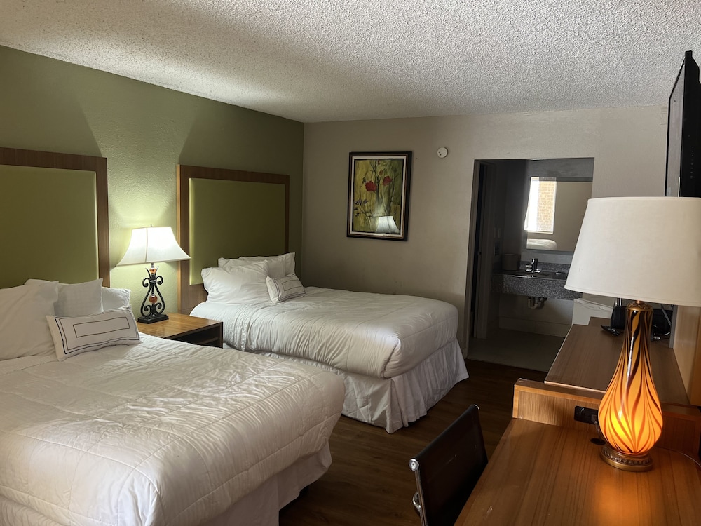Baymont by Wyndham Odessa Highway 80 11/38