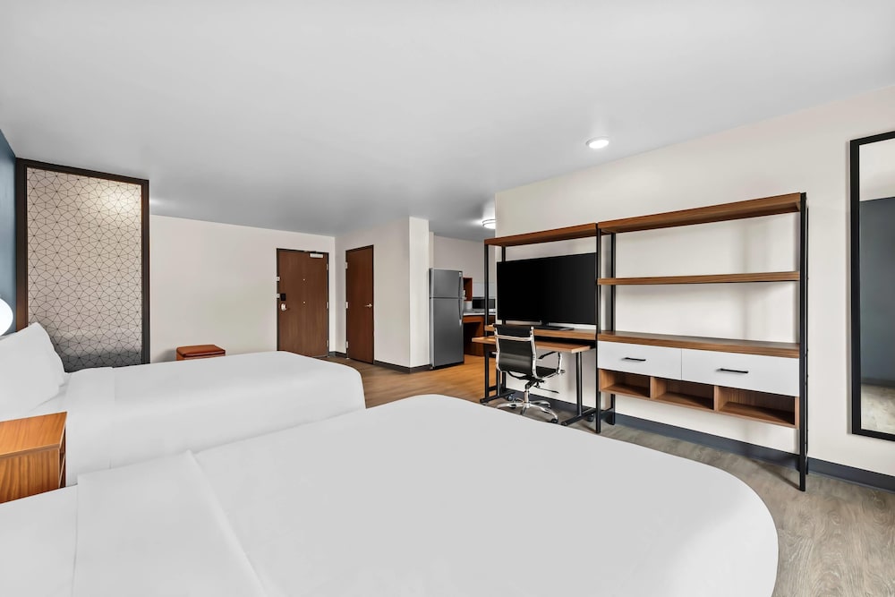 Everhome Suites Brownsville 24/66