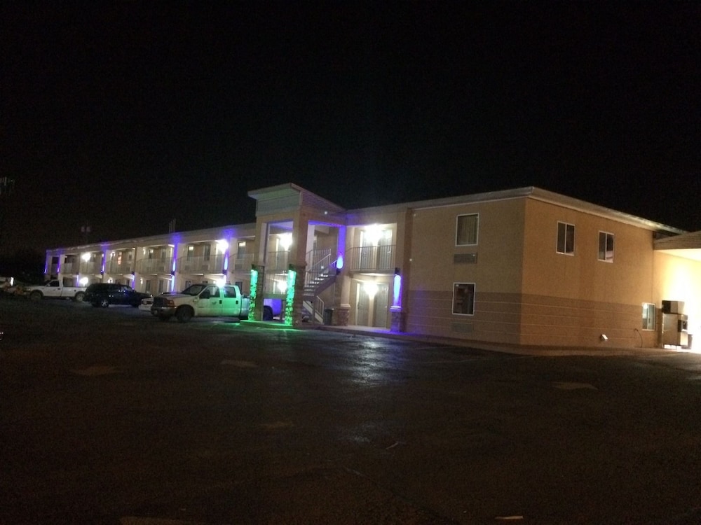 Lotus Inn and Suites 22/28