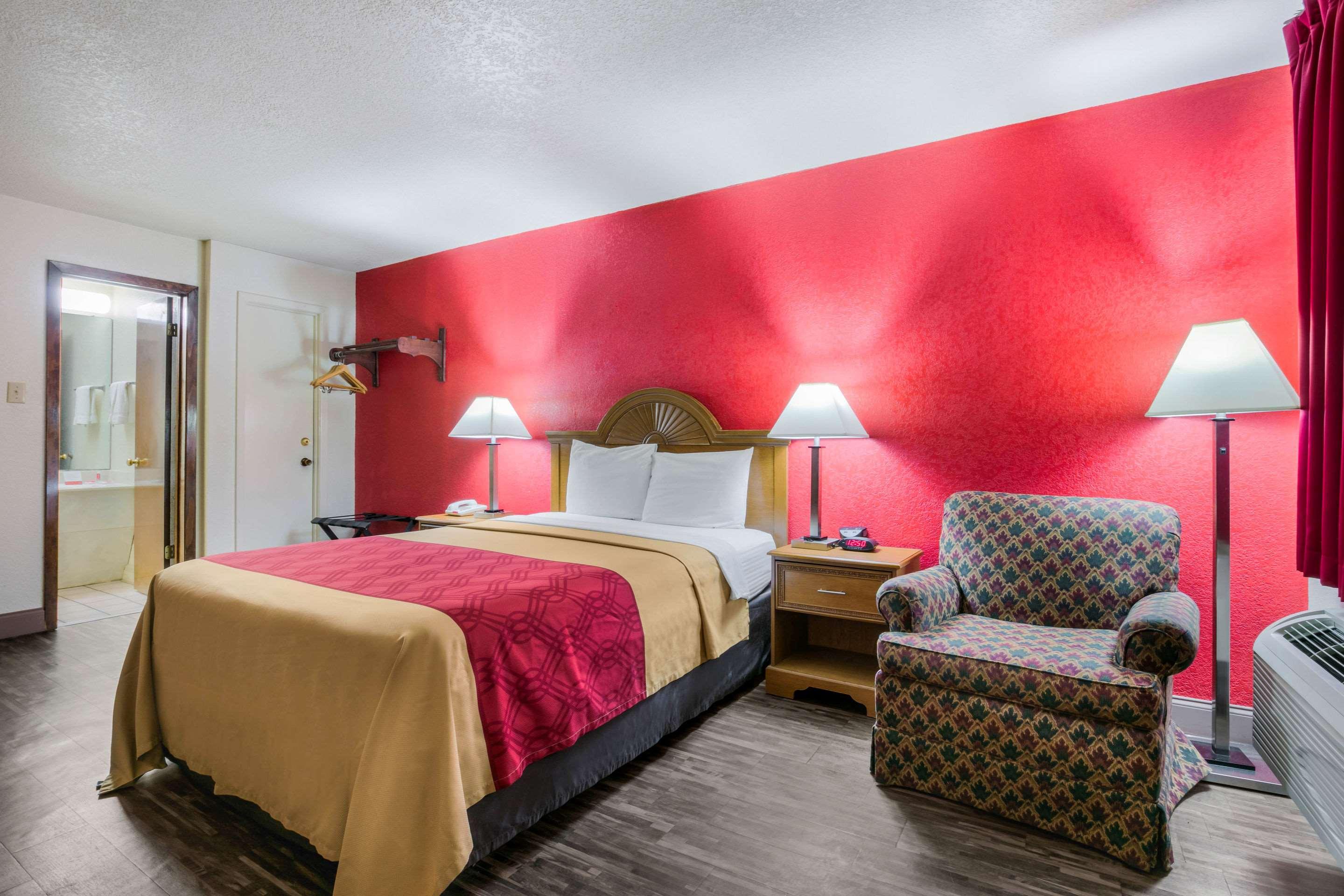 Room, Queen Bed