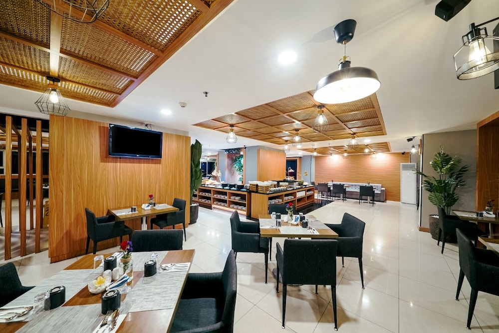 Aston Pluit Hotel and Residence 49/66