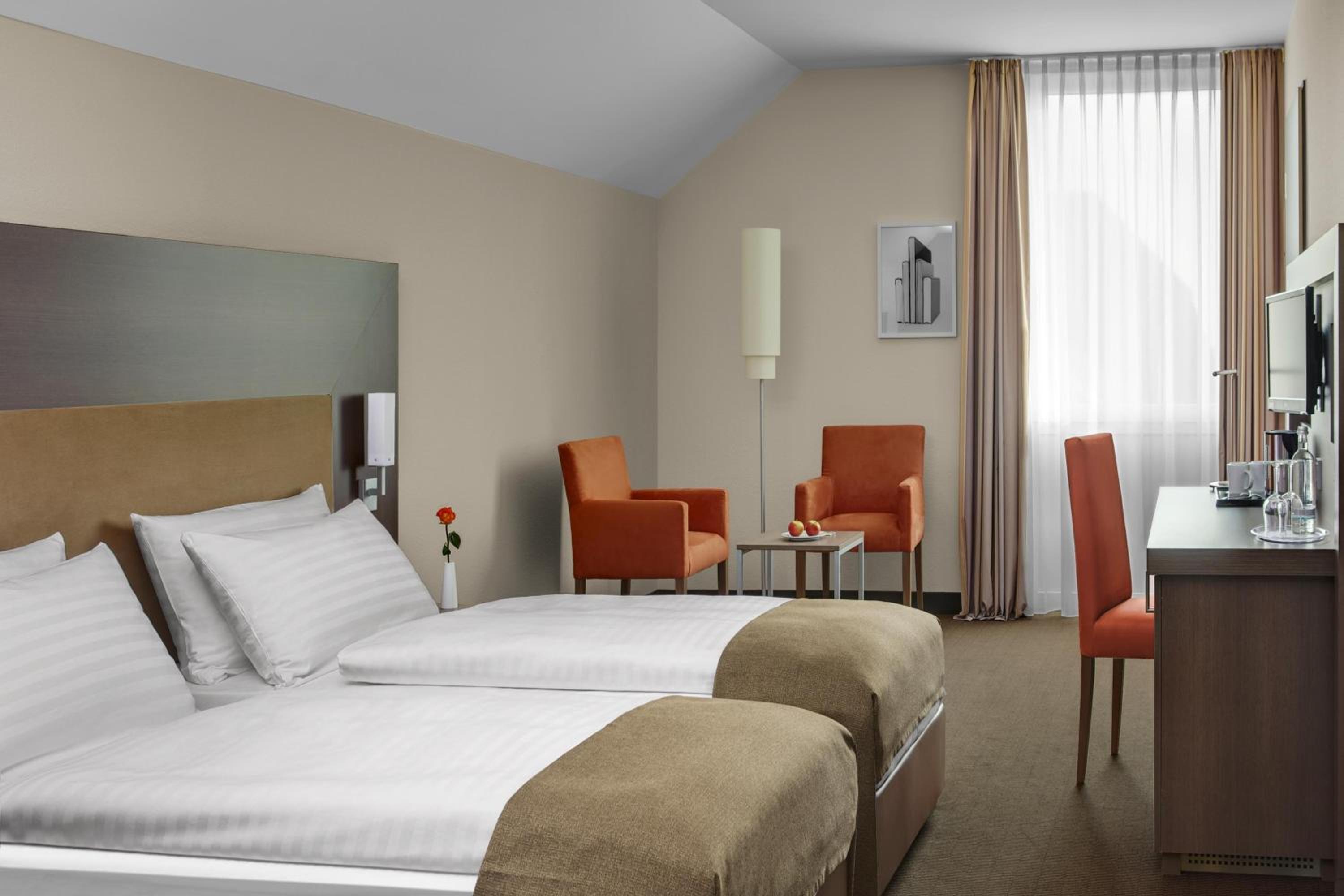 Standard, Twin Beds