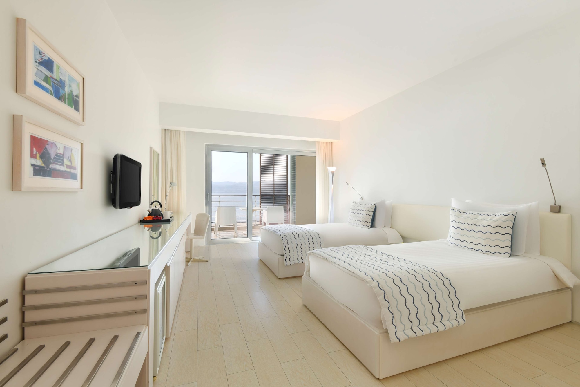 Panoramic, Club, Twin Beds, Kempinski Hotel Aqaba Red Sea 2/3