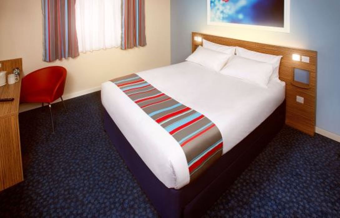 Travelodge Shrewsbury Battlefield 13/25