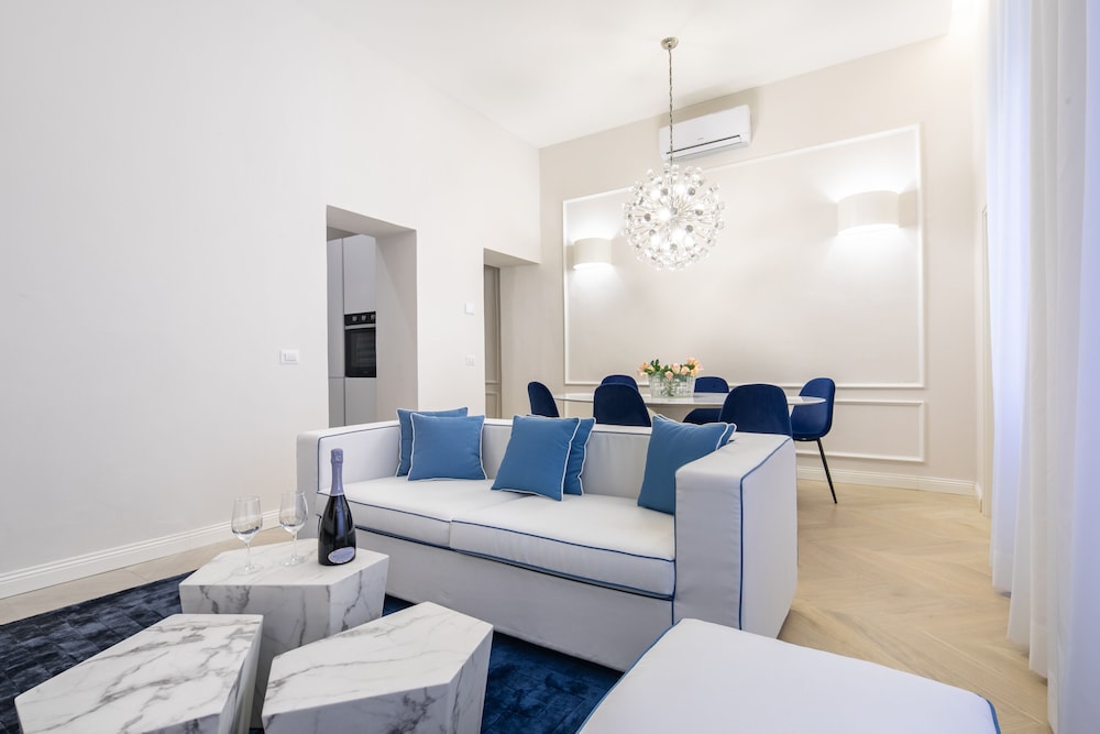 Luxury Blue Duomo 6/12