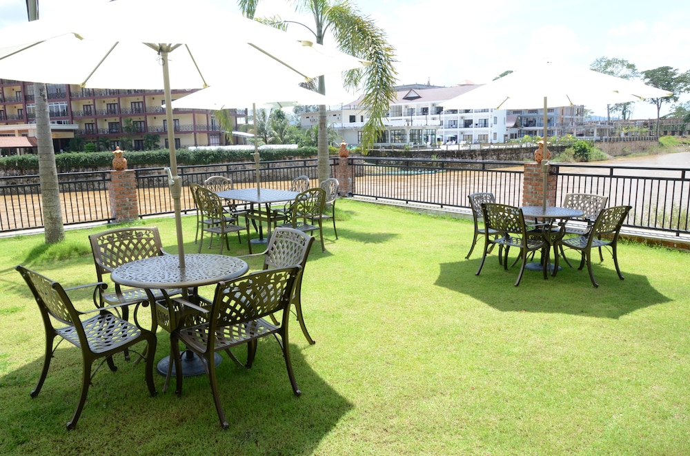 Saksiri Riverside Boutique Hotel 34/50