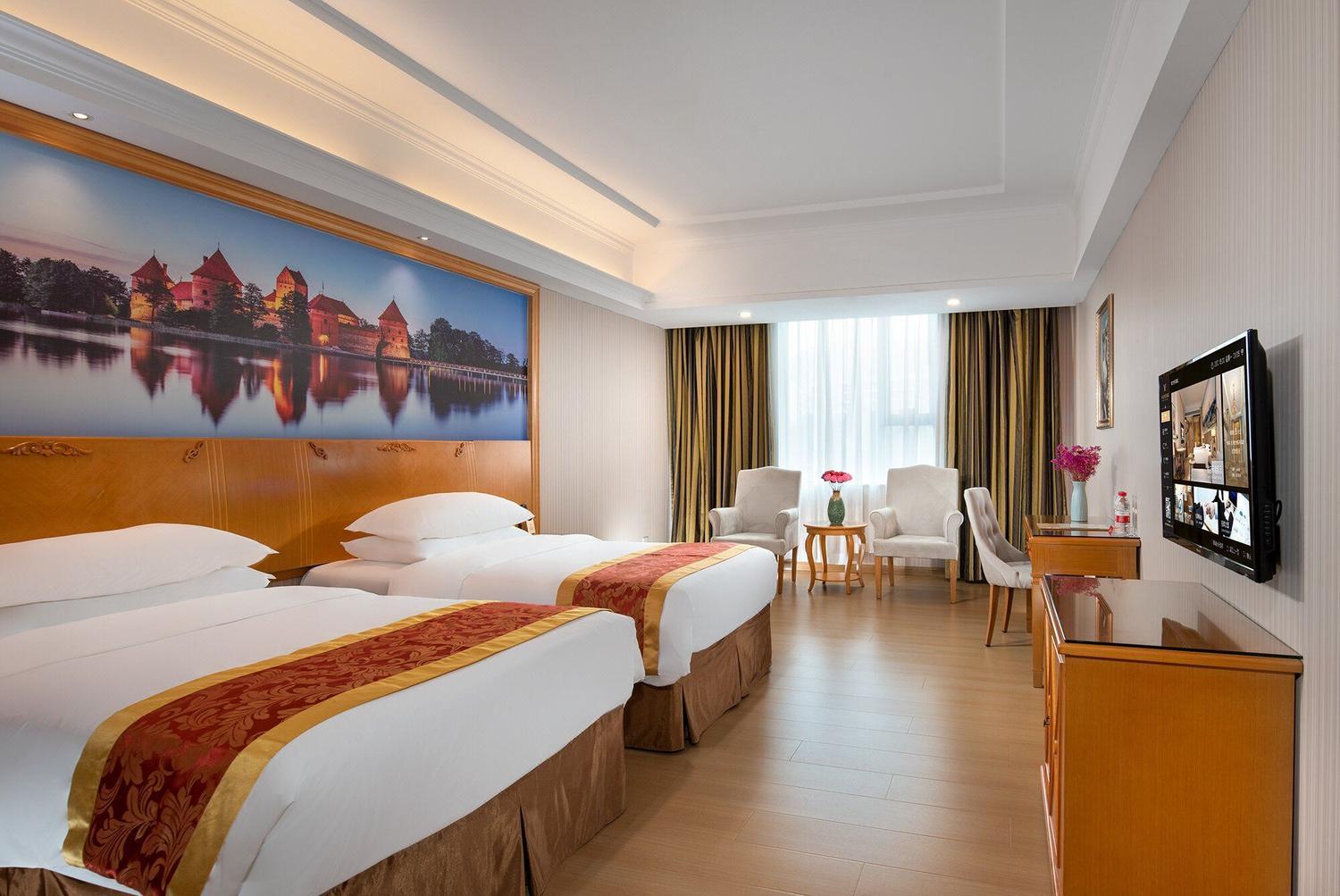 Deluxe, Twin Beds