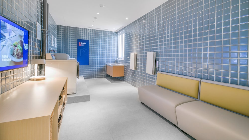 Holiday Inn Express Taichung Fengchia 9/51