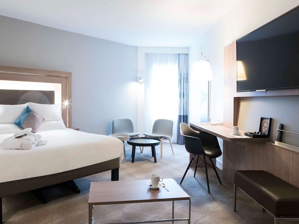 NOVOTEL CHATEAU DE VERSAILLES 20/72