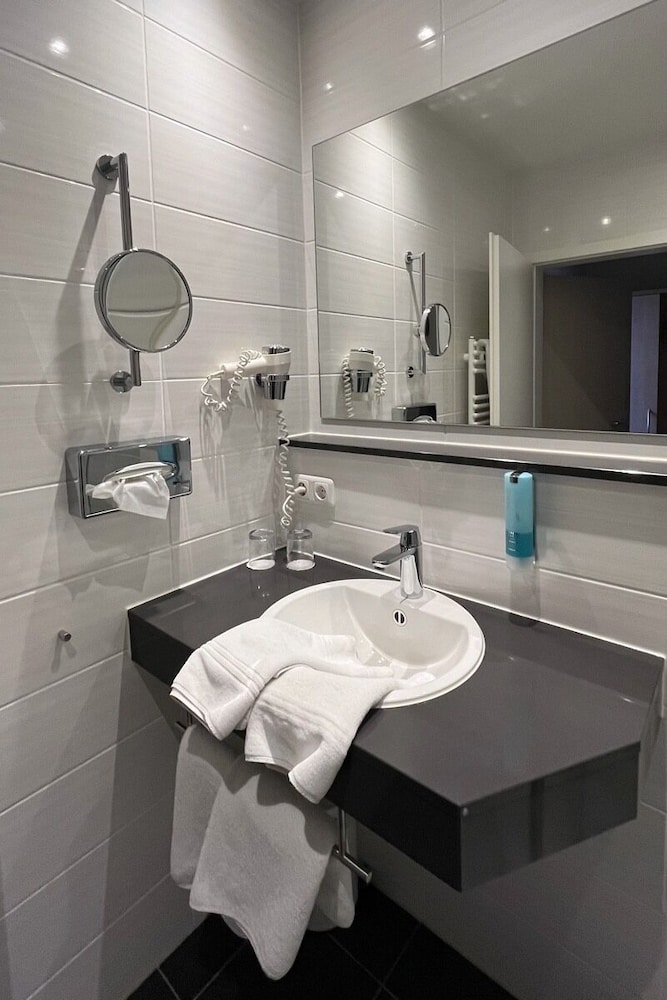 Hotel Filderland - Stuttgart Messe - Airport - Self Check-In 58/59