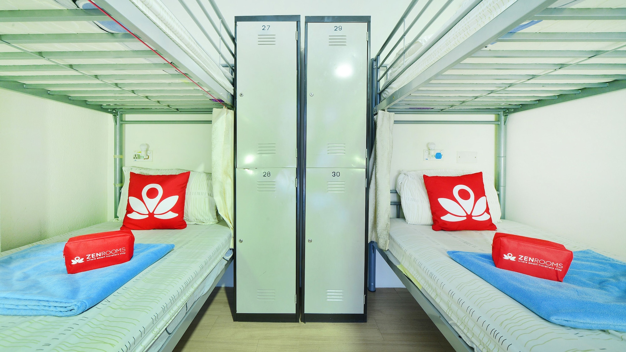 MIXED DORM, 4 BEDS, NO WINDOW