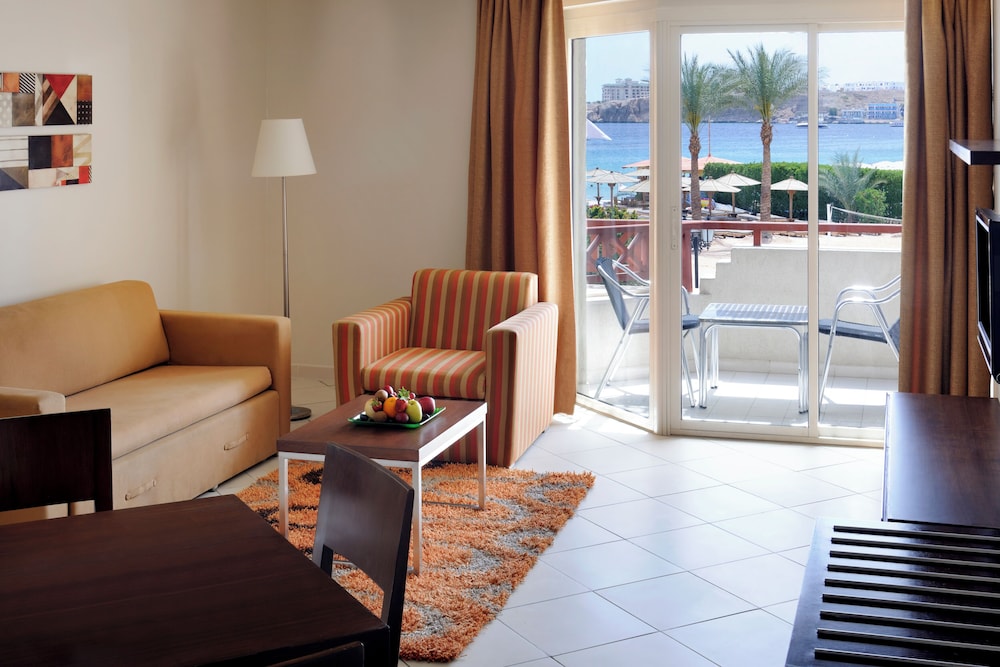 Naama Bay Promenade Beach Resort 38/66