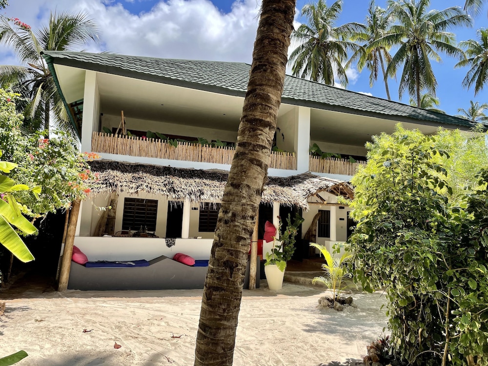 Blue Reef Sport And Fishing Lodge & Bungalows 2/49