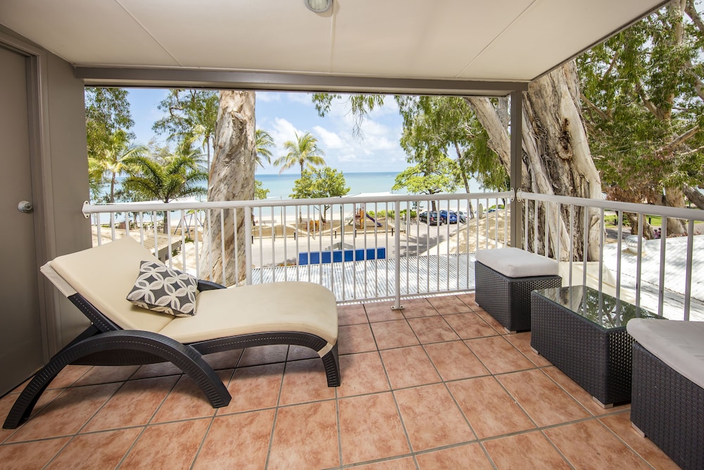 Paradise on the Beach 27/57