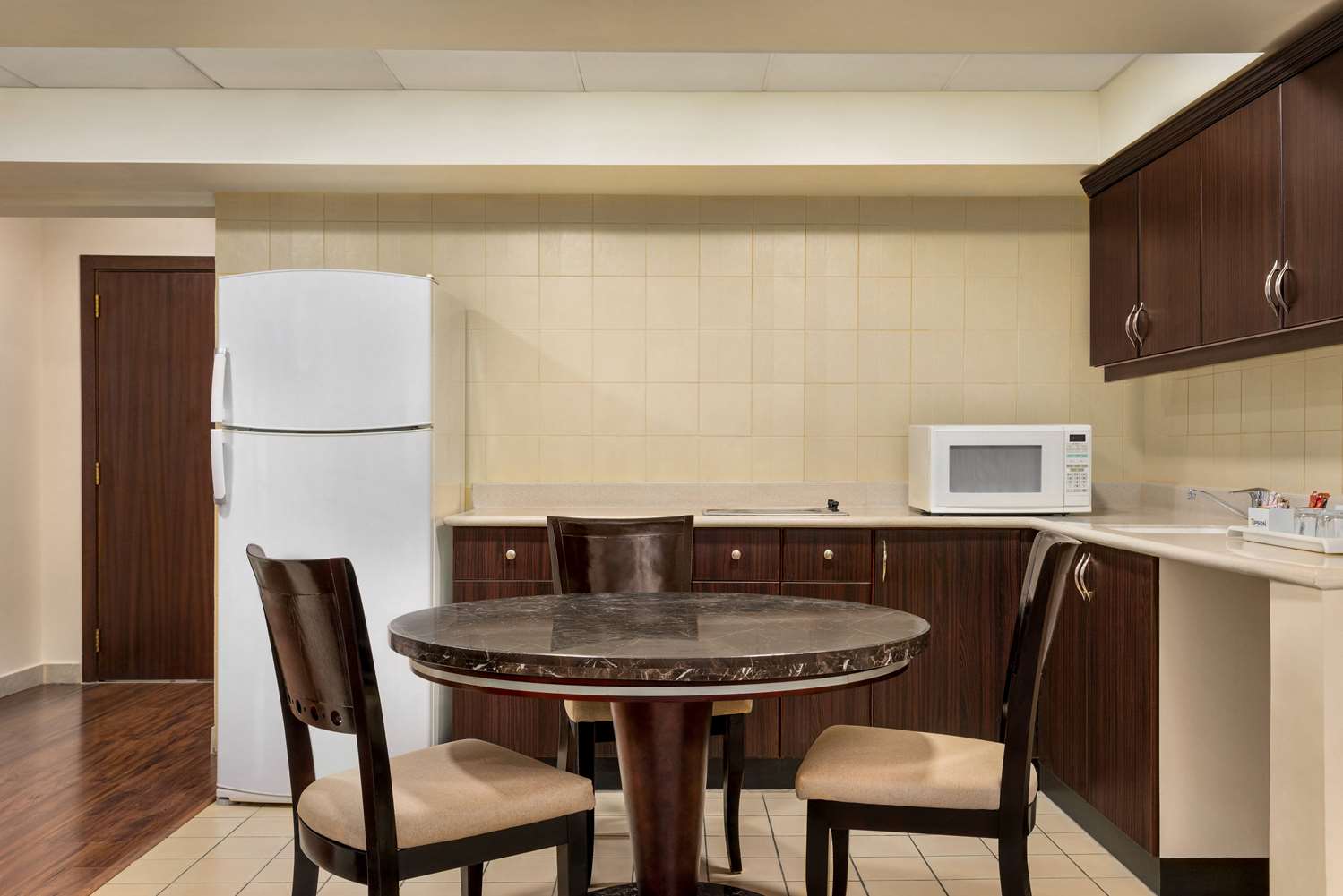 EASTYARD Dammam – Hotel 34/35