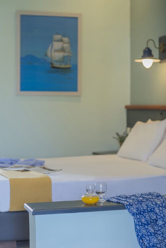 Golden Coast Hotel and Bungalows 28/75